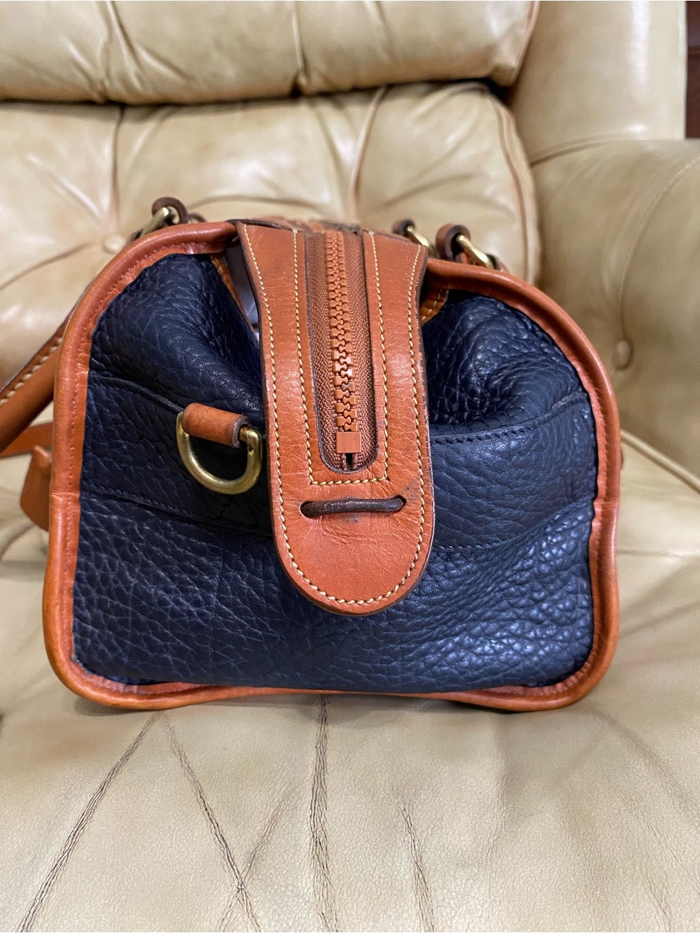 Vintage Navy Dooney & Bourke Gladstone Satchel w/Lock AWL Leather Doctor - Picture 5 of 16